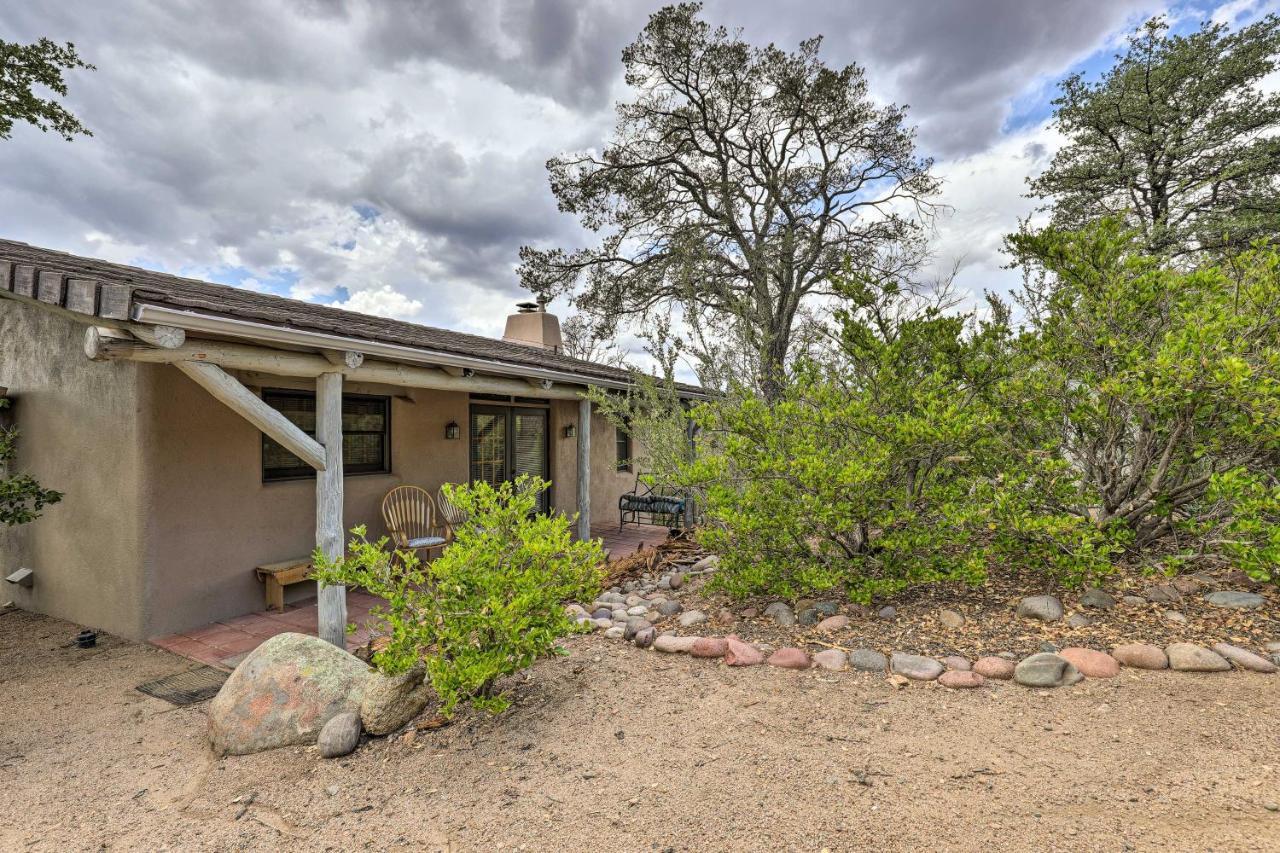 Bright Prescott Studio With Thumb Butte Views! Exterior photo