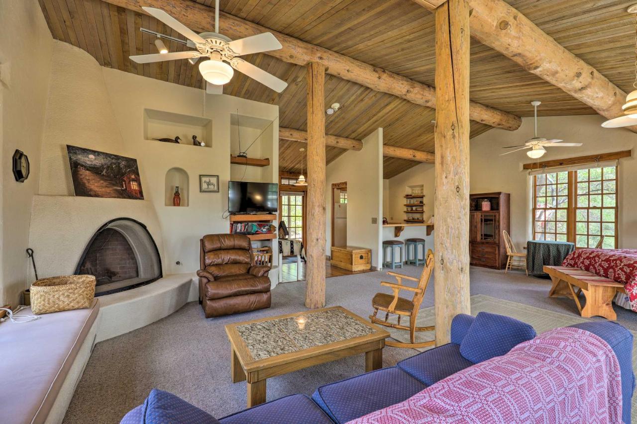 Bright Prescott Studio With Thumb Butte Views! Exterior photo