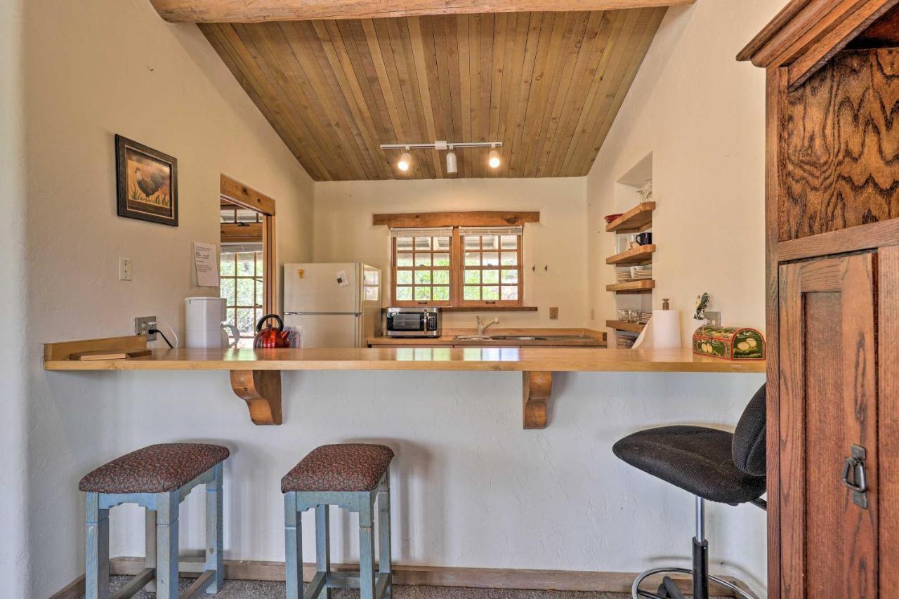Bright Prescott Studio With Thumb Butte Views! Exterior photo